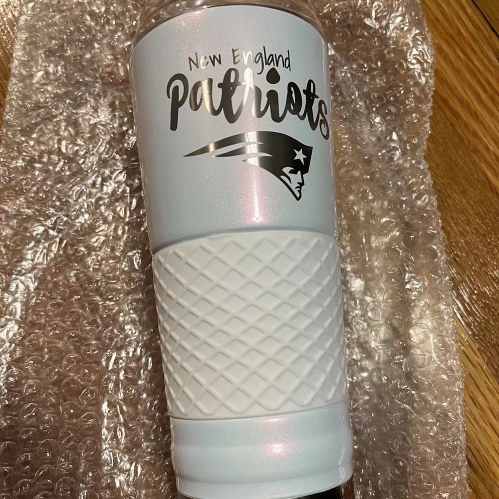 Brand new New England Patriots stainless 24 Oz Beverage Tumbler